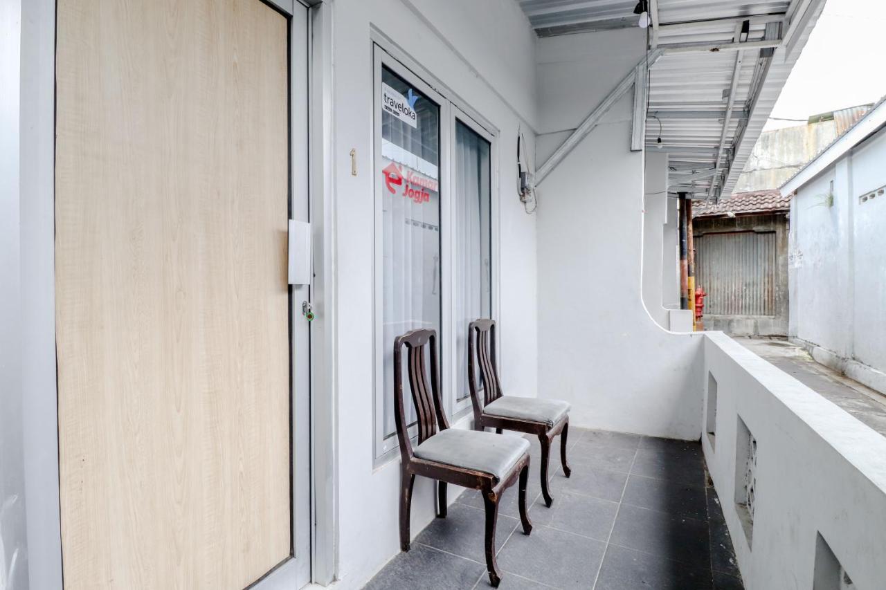 Guest house E Kamar Jogja 3*